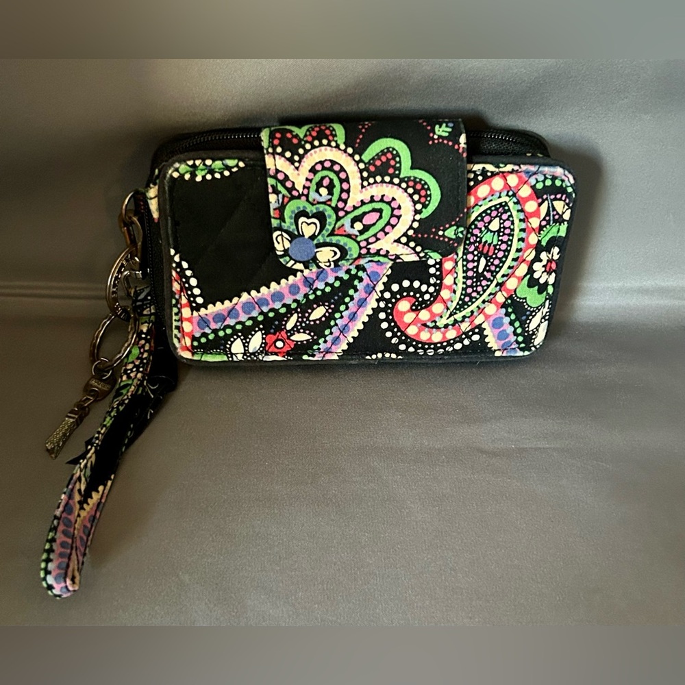 Vera Bradley Kiev Paisley Smartphone Wristlet Wallet ID Holder